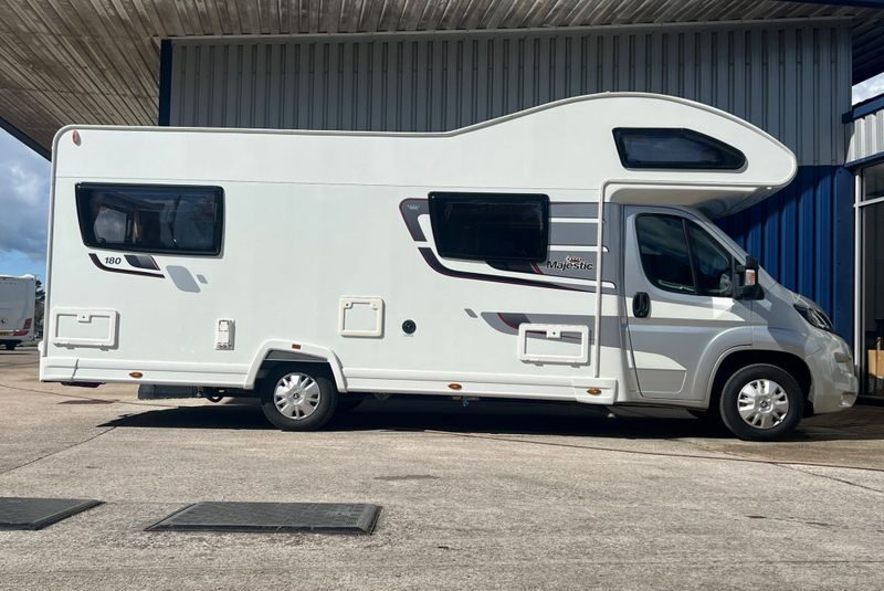 Elddis Majestic 180