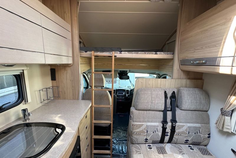 Elddis Majestic 180