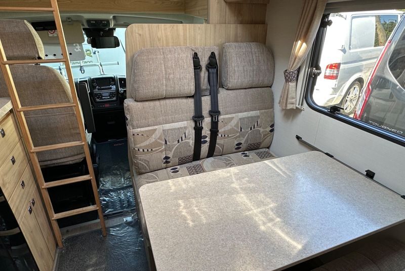 Elddis Majestic 180
