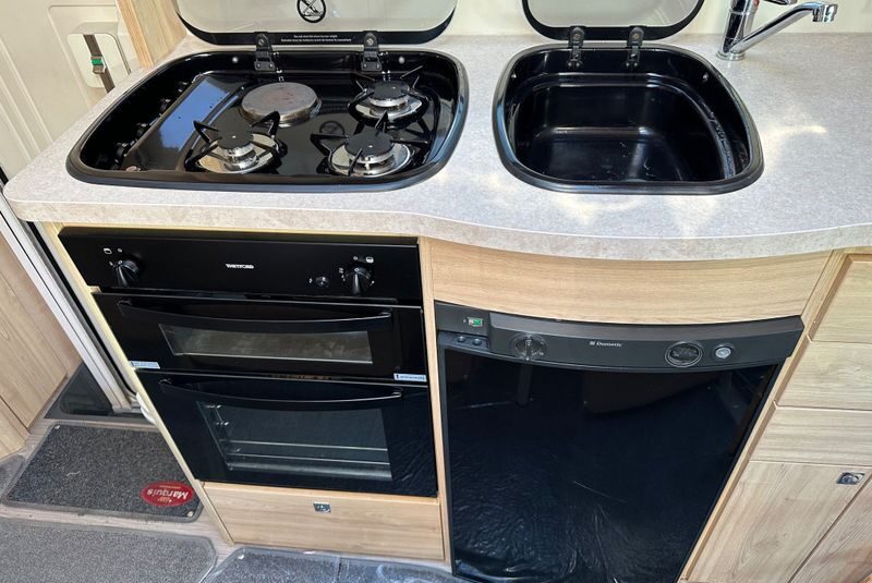 Elddis Majestic 180