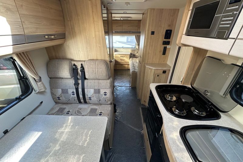 Elddis Majestic 180