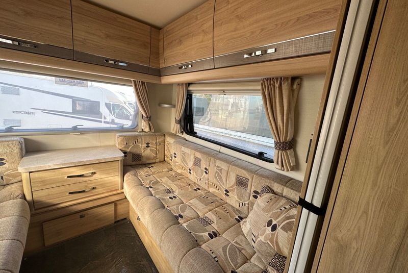Elddis Majestic 180