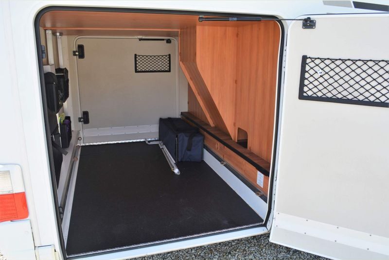 Hymer B678