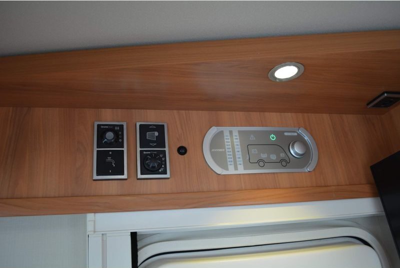 Hymer B678