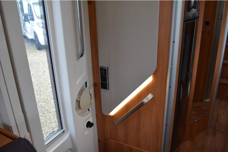 Hymer B678