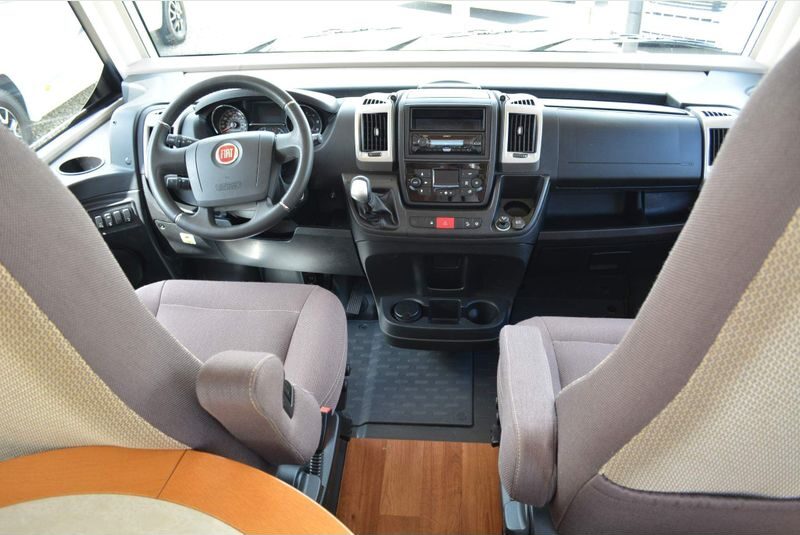 Hymer B678