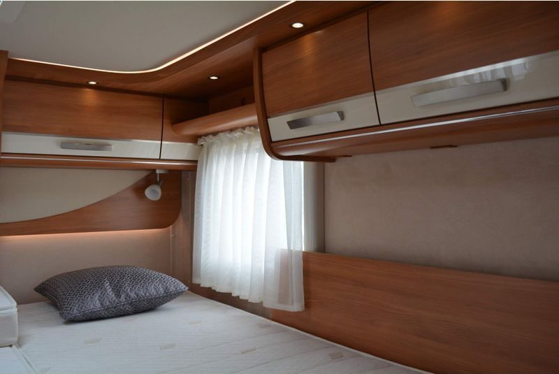 Hymer B678