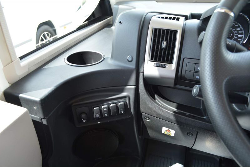 Hymer B678
