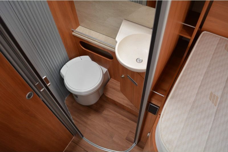 Hymer B678
