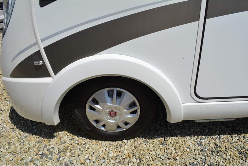 Hymer B678