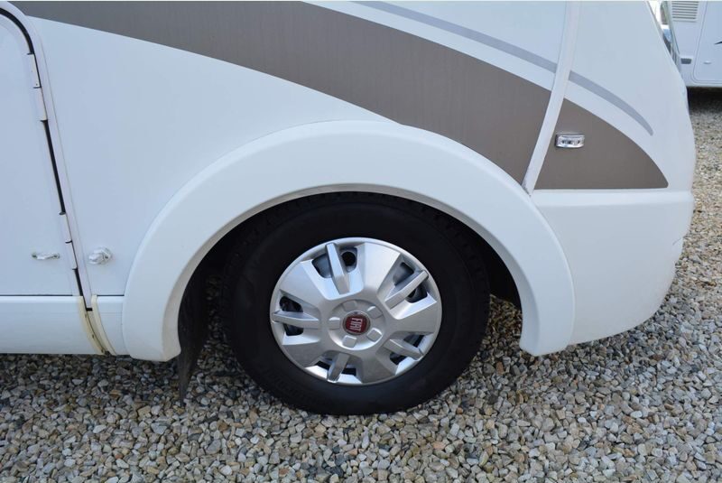 Hymer B678