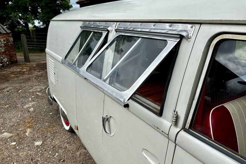 Volkswagen T2 Campervan