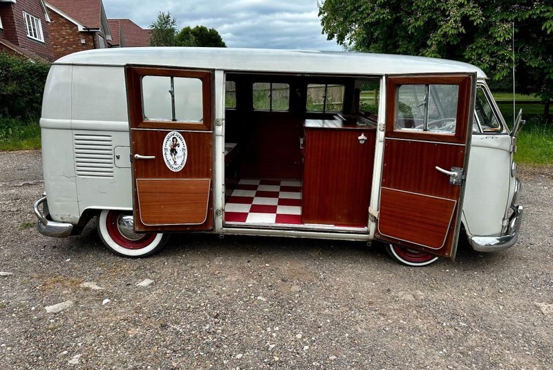 Volkswagen T2 Campervan