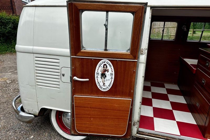 Volkswagen T2 Campervan