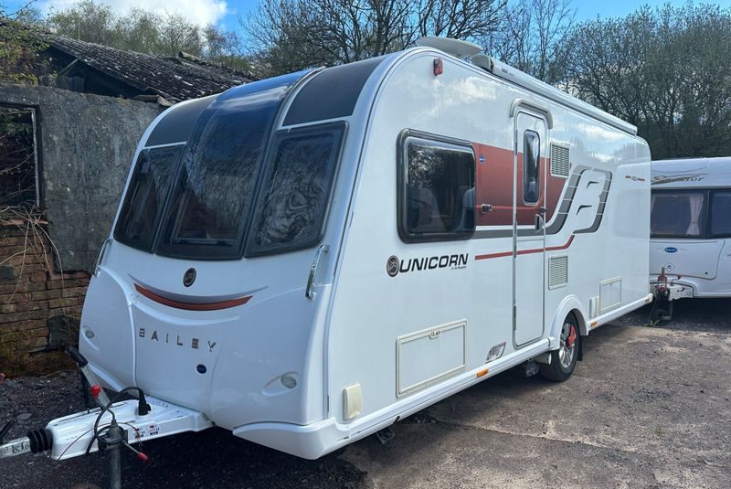 Bailey Unicorn Black Vigo