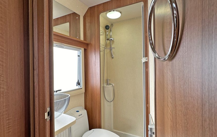 AUTO-SLEEPER BROADWAY