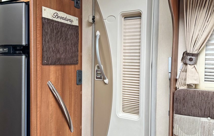 AUTO-SLEEPER BROADWAY