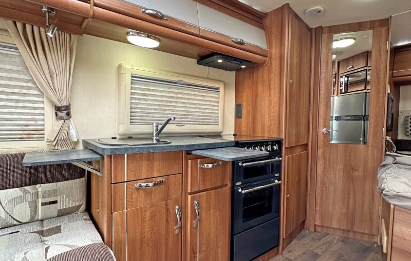 AUTO-SLEEPER BROADWAY
