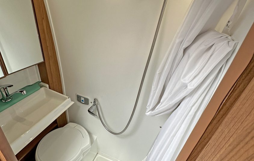 Auto-Trail V-Line 635