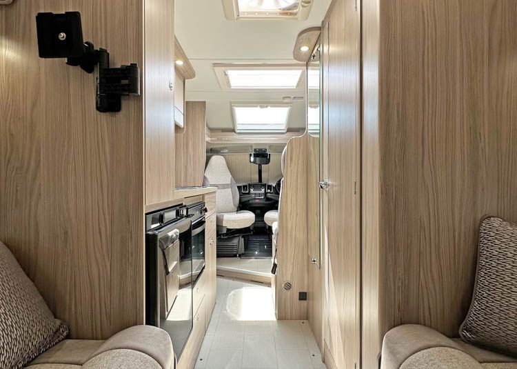 Elddis Majestic 135