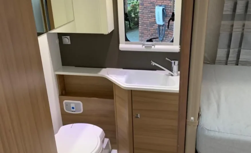 Adria Matrix M670SL